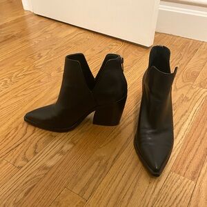 Vince Camuto Gidgeta Bootie 10